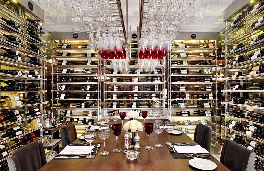 シェラトン ポルト ホテル&スパ エクステリア 写真 Wine room at the restaurant