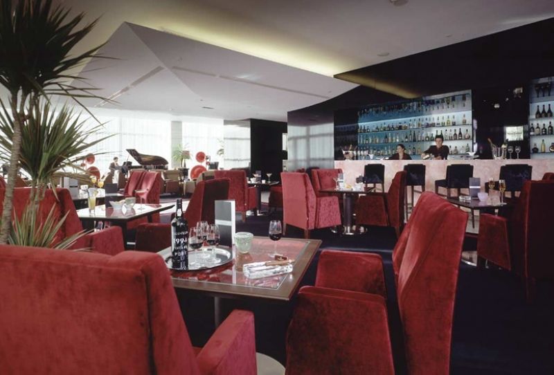 シェラトン ポルト ホテル&スパ レストラン 写真 The interior of the restaurant